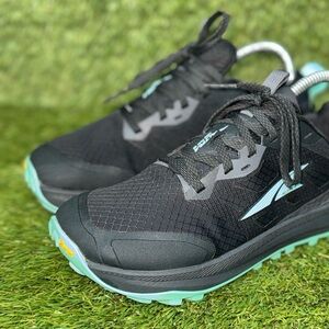 EUC Women's Altra Lone Peak 9+ Trail Running Shoes Black/Teal Size 7.5